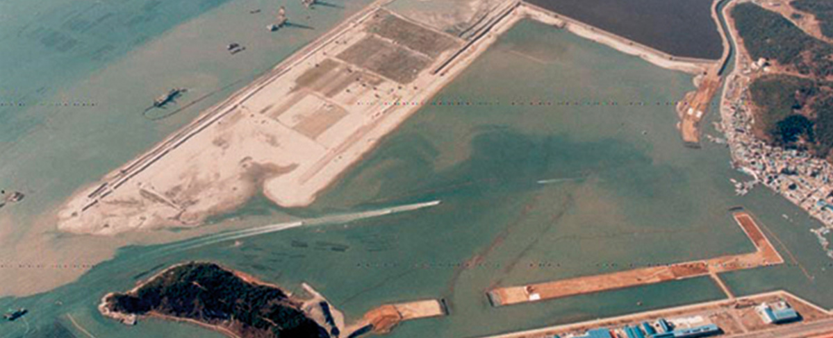 부산신항 북컨테이너터미널배후부지 조성사업 현장 전경(2002)