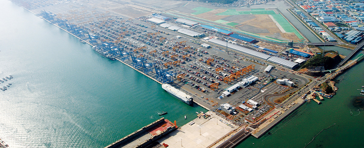 부산신항 북컨테이너터미널배후부지 조성사업 현장 전경(2010)